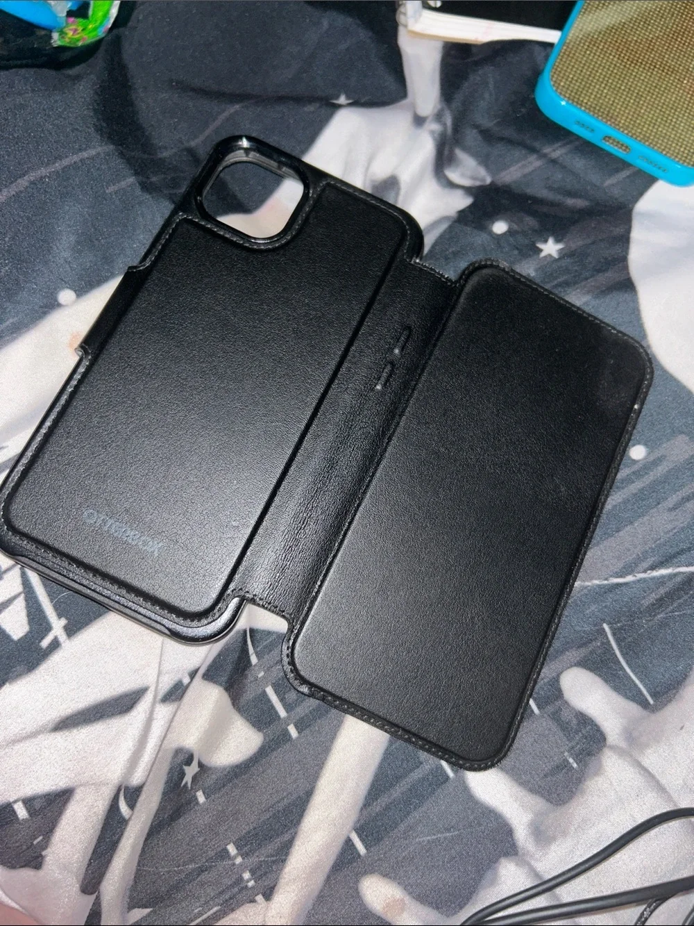 Brand new out box OtterBox MagSafe Wallet Folio Case -Black & Gray IPhone 14Plus
